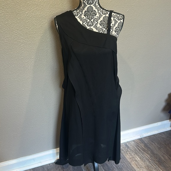 Vera Wang one shoulder gown - Picture 3 of 13